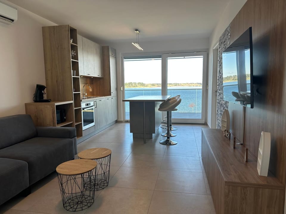 Living room, Sea view