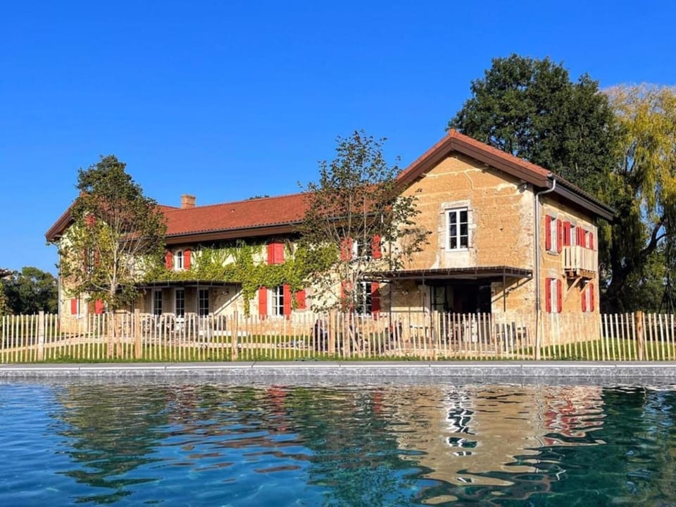 Property building, Swimming pool