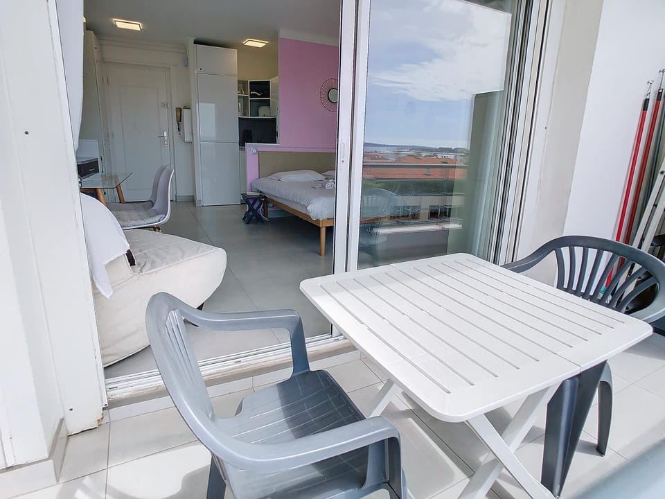 Balcony/Terrace, Photo of the whole room