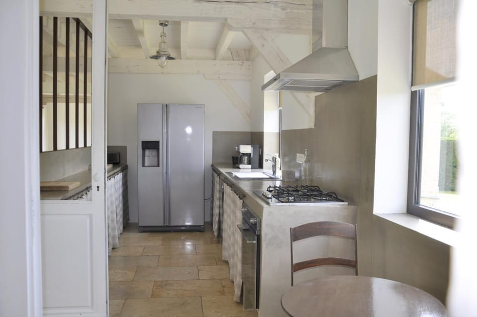 Coffee/tea facilities, dishwasher, oven, pet friendly, stove, toaster