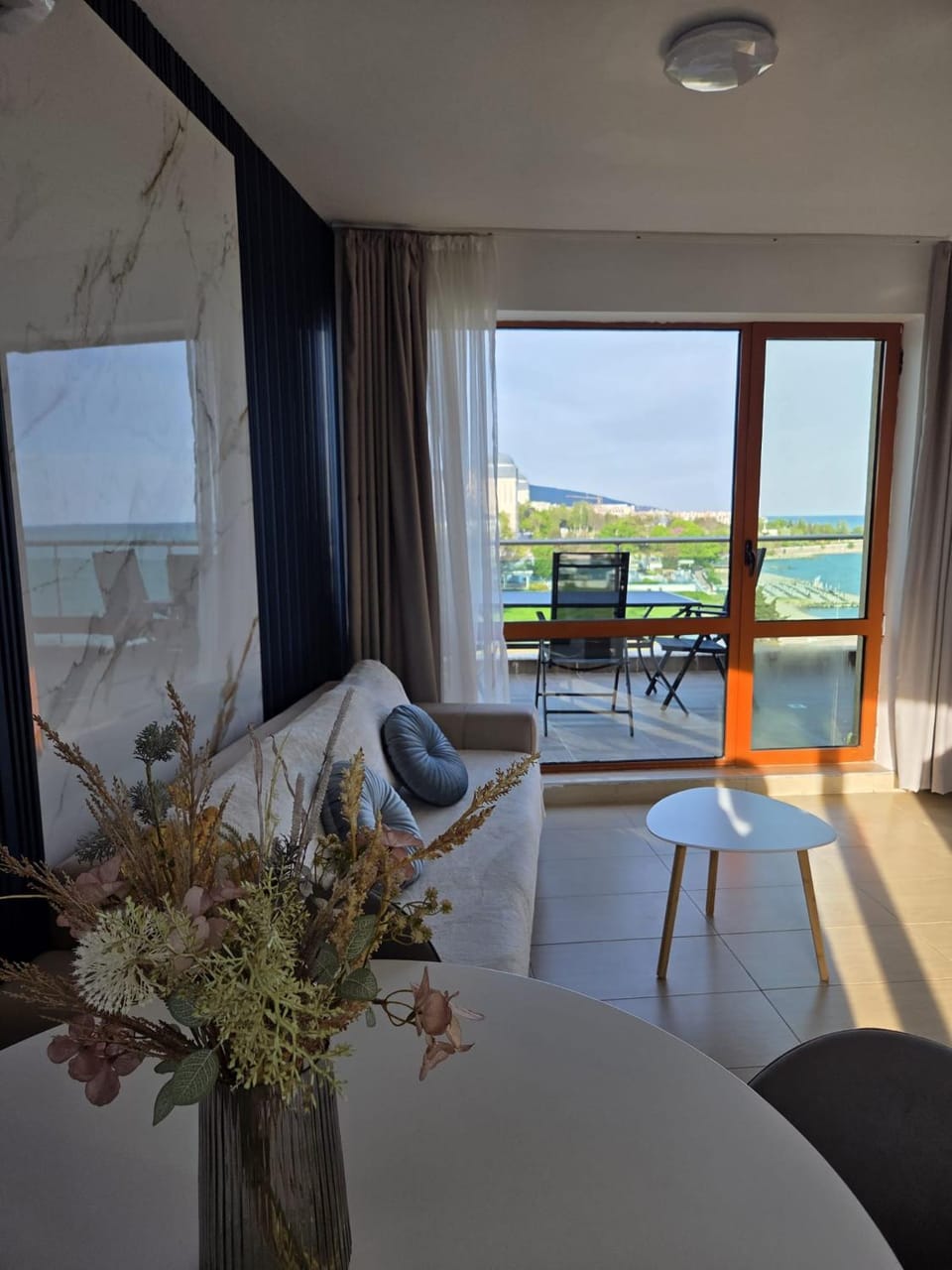Living room, Sea view