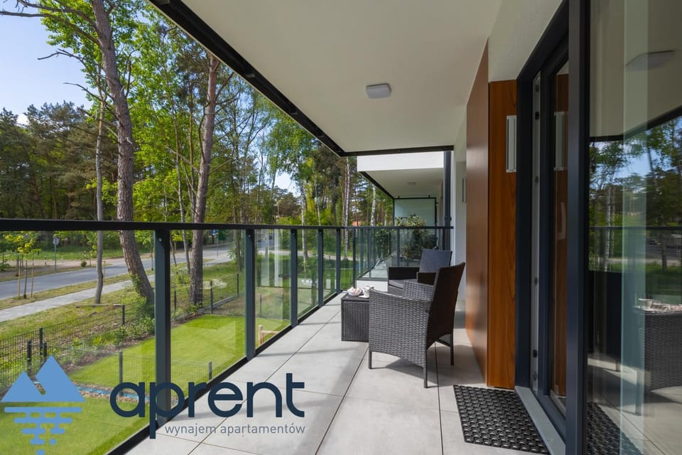 Property building, Spring, Day, View (from property/room), Balcony/Terrace