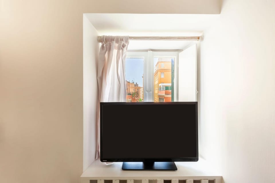 Communal lounge/ TV room, TV and multimedia