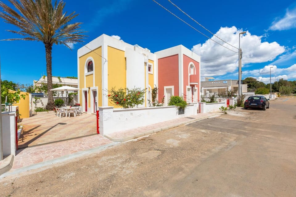 Property building, Neighbourhood, Street view, Parking