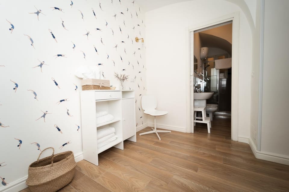 Bathroom, wardrobe