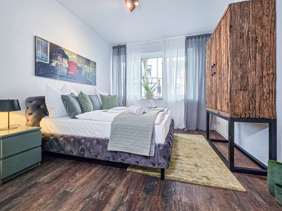 Bed, Photo of the whole room, Bedroom, towels