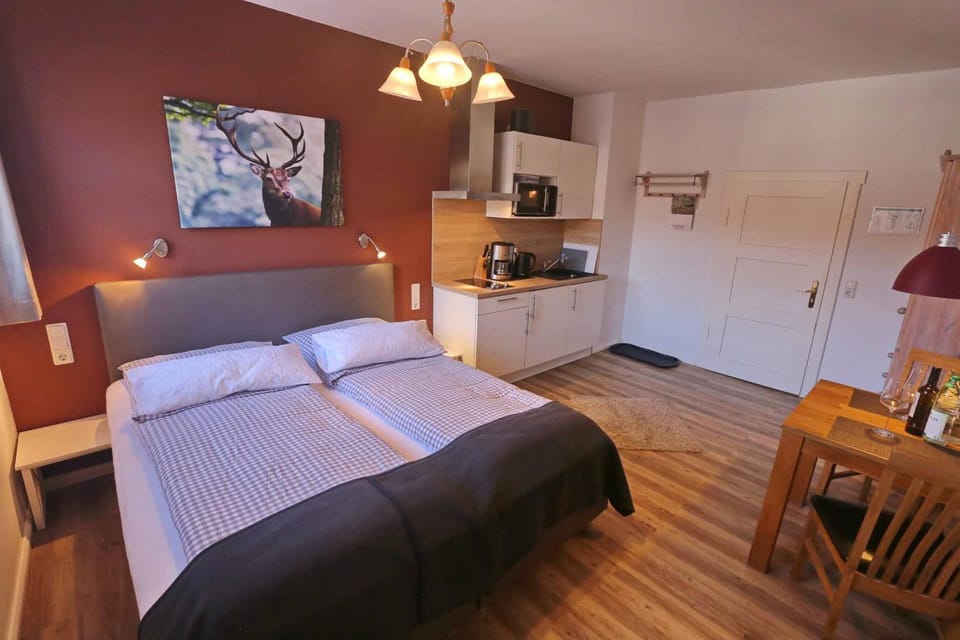 Bed, Kitchen or kitchenette