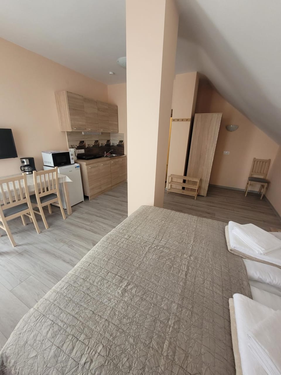 Photo of the whole room
