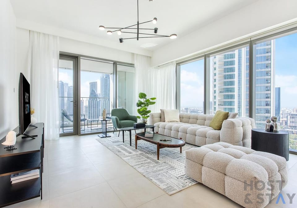 Luxurious 3BR with Burj Khalifa views Apartment in Dubai