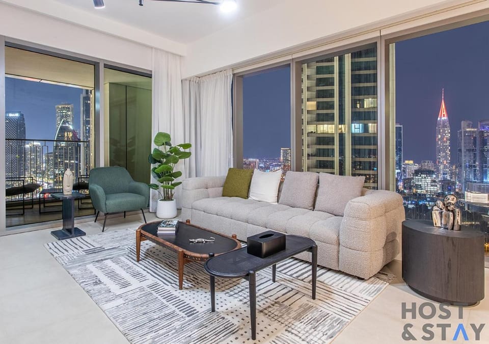 Luxurious 3BR with Burj Khalifa views Apartment in Dubai