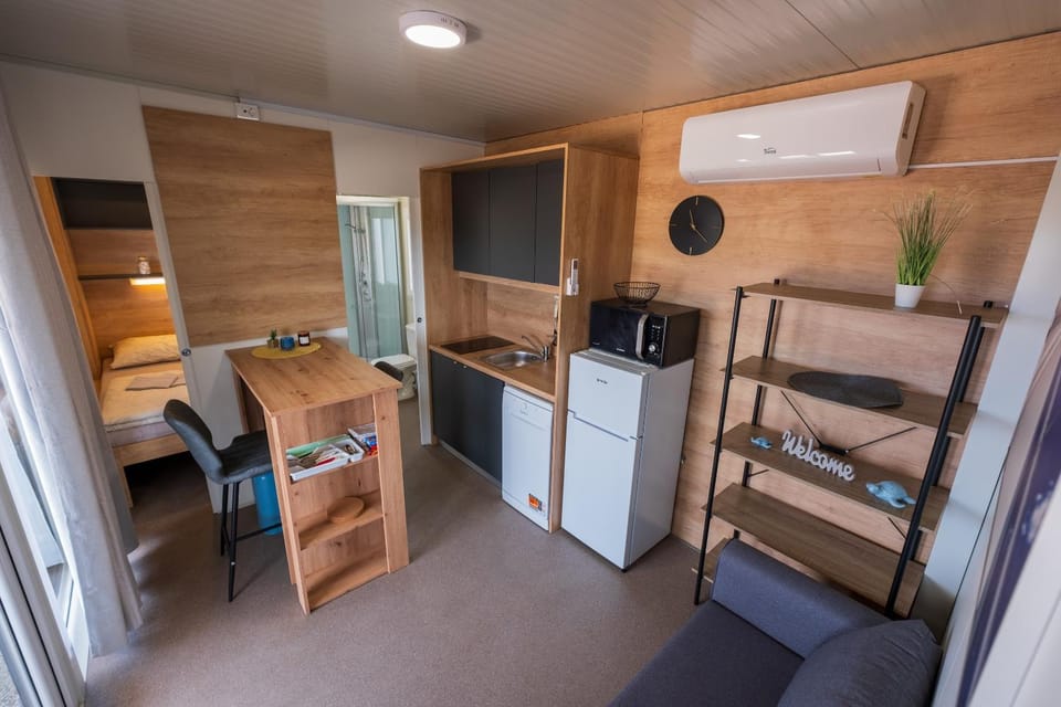 TV and multimedia, Living room, air conditioner