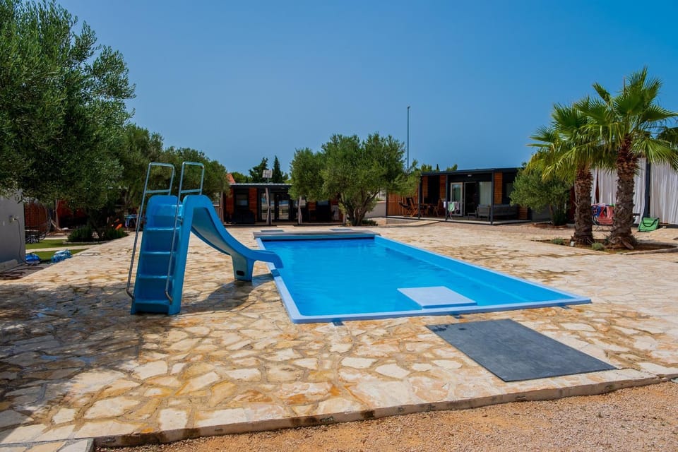 Swimming pool