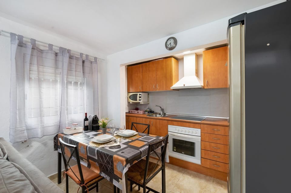 Property building, Kitchen or kitchenette, Living room