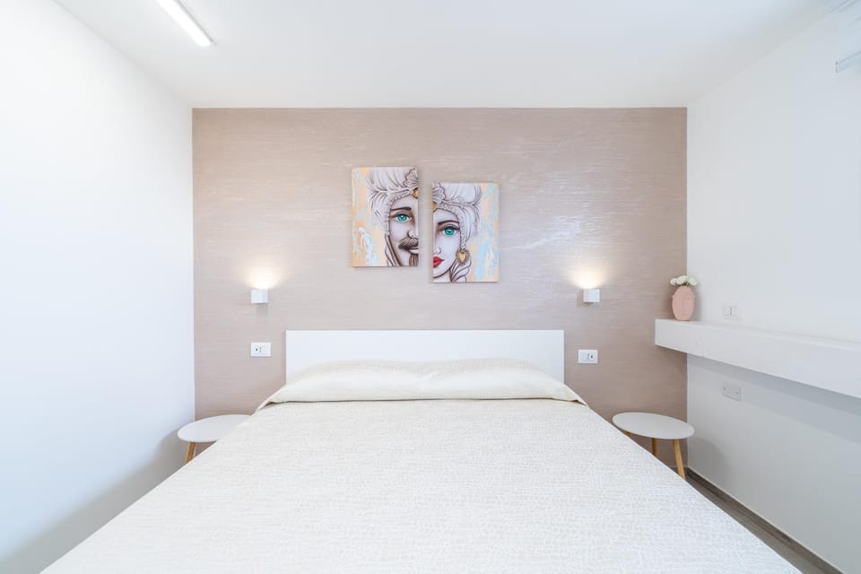 Living room, Bedroom