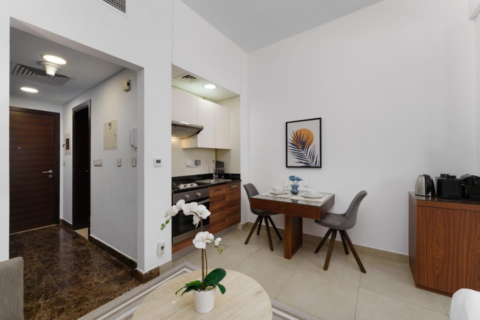 Your gateway in Sparkle Tower JBR by Suiteable Apartment in Dubai