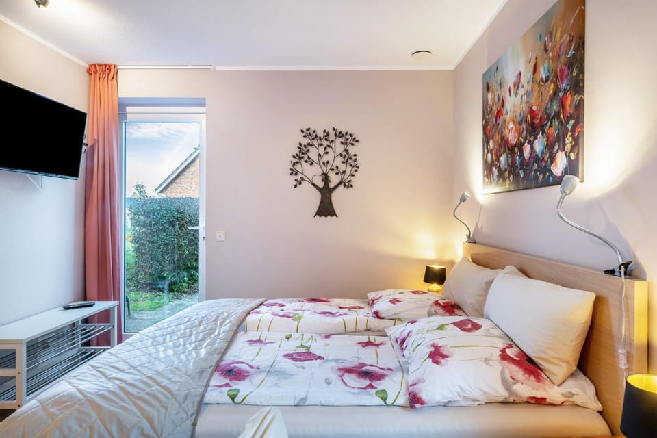 Living room, Bedroom