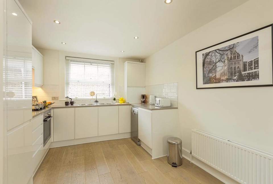 Coffee/tea facilities, Kitchen or kitchenette, Photo of the whole room, oven, stove, toaster, kitchen