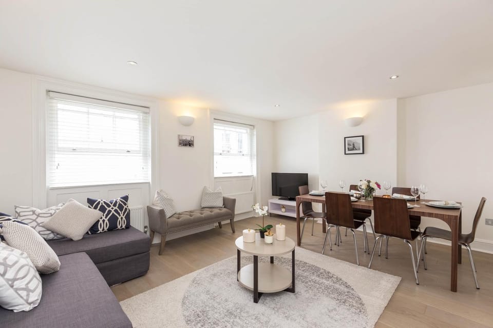TV and multimedia, Living room, Seating area, Dining area, Evening entertainment, internet