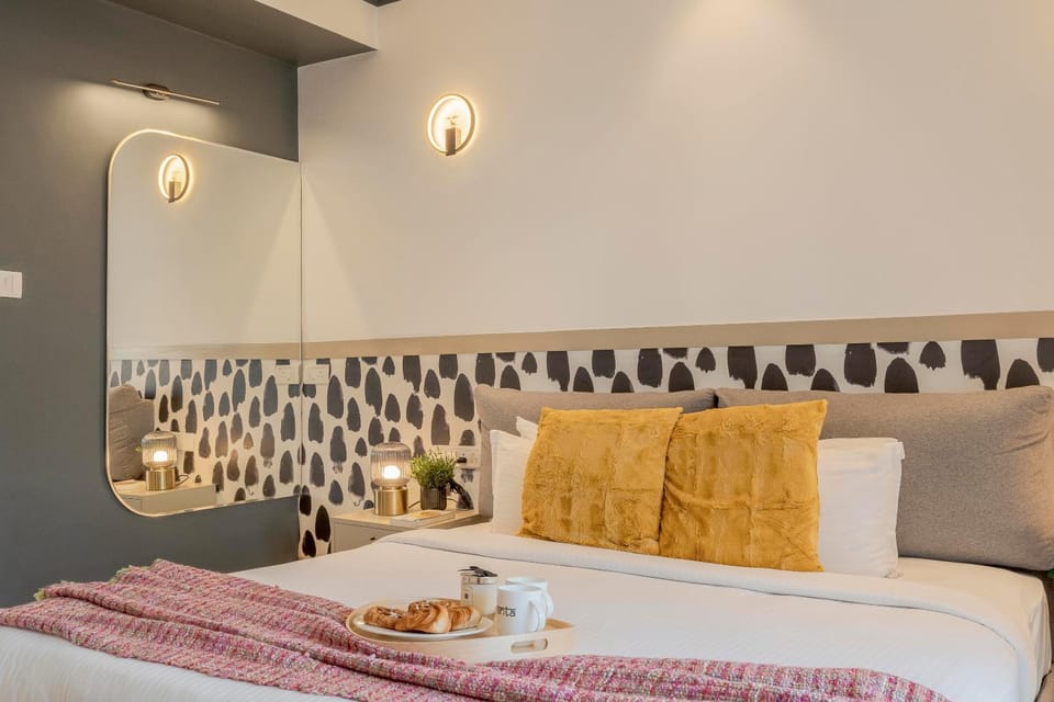 Bed, Bedroom, Breakfast