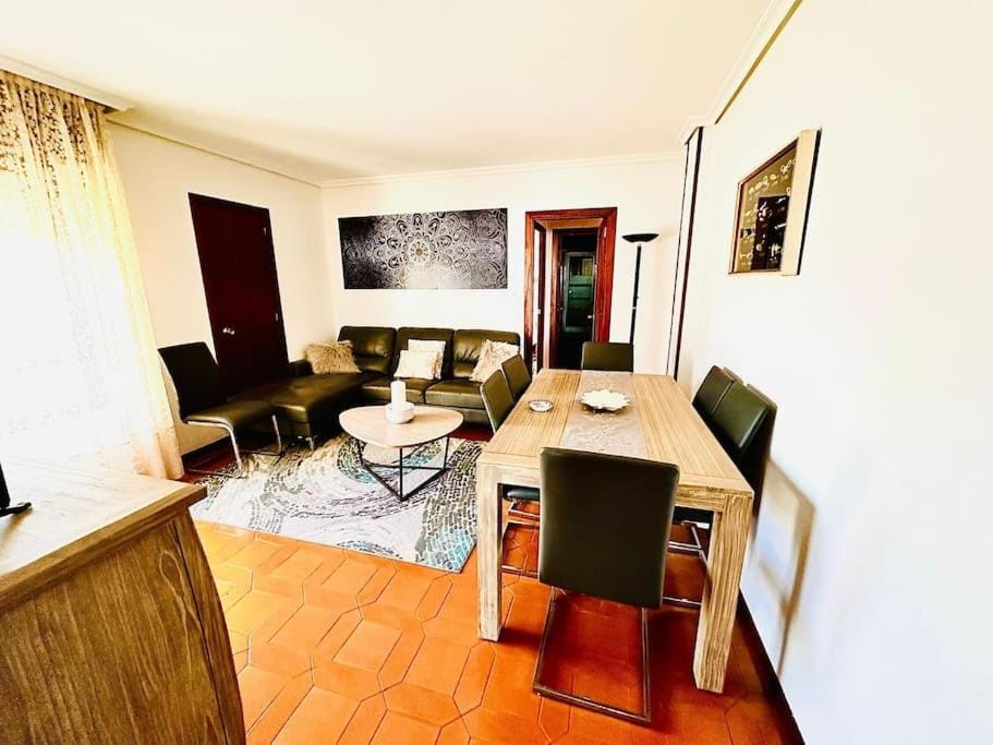 Somo, Atico en primera linea de playa y surf Apartment in Cantabria