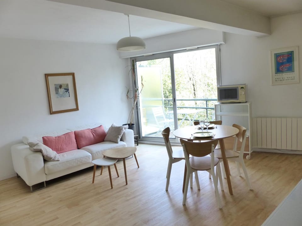 Chézine, T2 au calme avec balcon, 2pers et parking Apartment in Nantes
