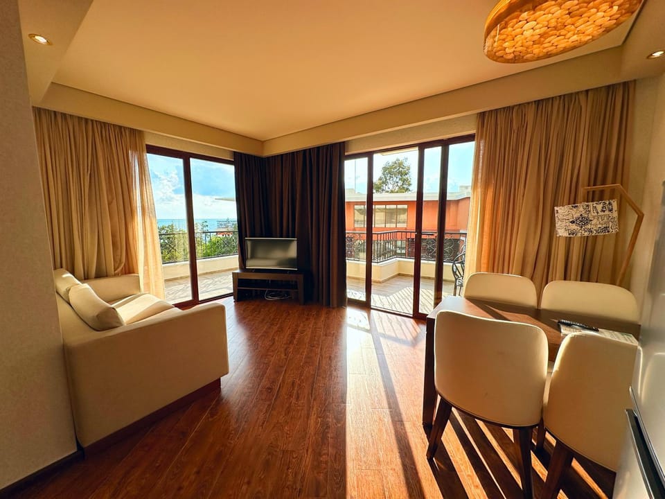 Balcony/Terrace, Living room, Dining area