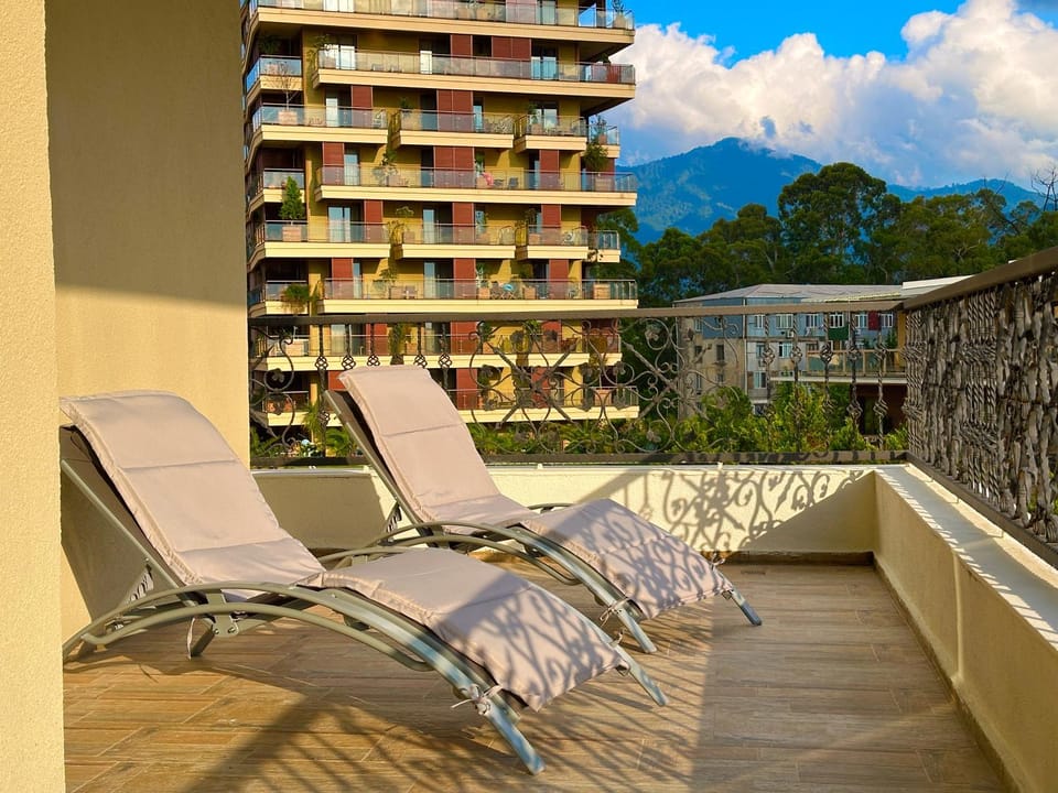 Balcony/Terrace, sunbed