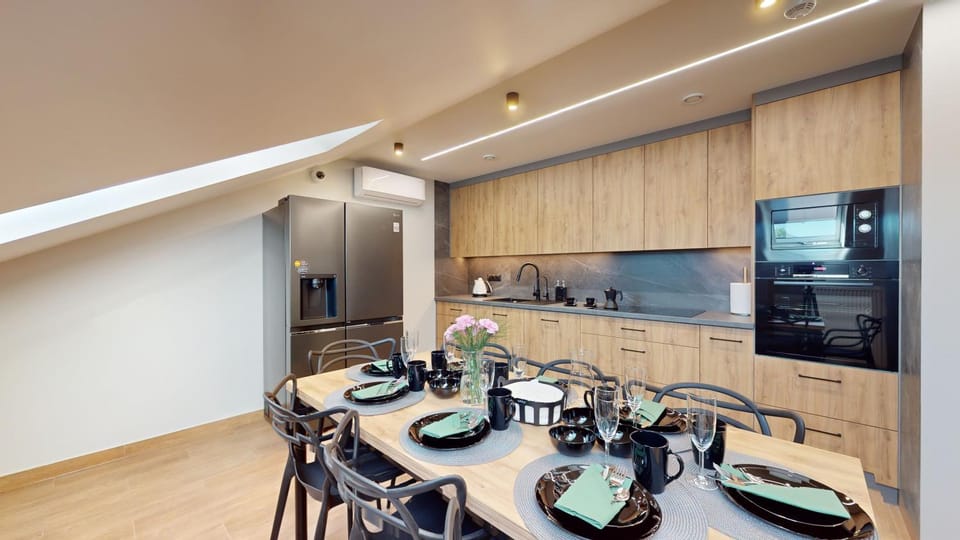 BBQ facilities, TV and multimedia, Coffee/tea facilities, Kitchen or kitchenette, Kitchen or kitchenette, Living room, Dining area, Family, dishwasher, flat iron, furniture, internet, stove, toaster, towels, kitchen, air conditioner