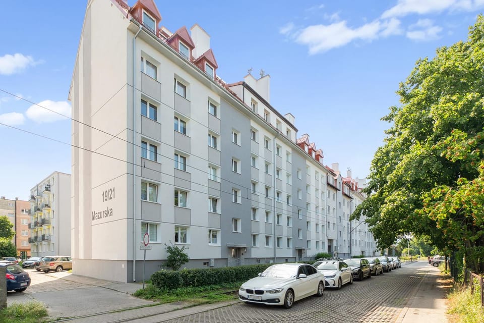 Property building, Day, Neighbourhood, City view, Street view, Location