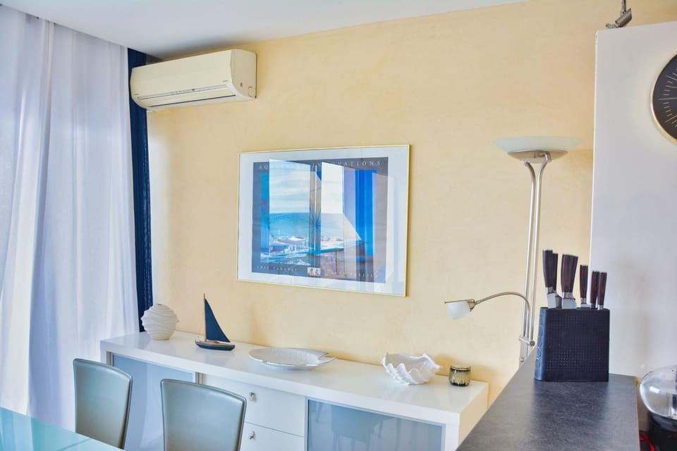 Lovely 51 m with harbour view Apartment in Saint-Cyprien