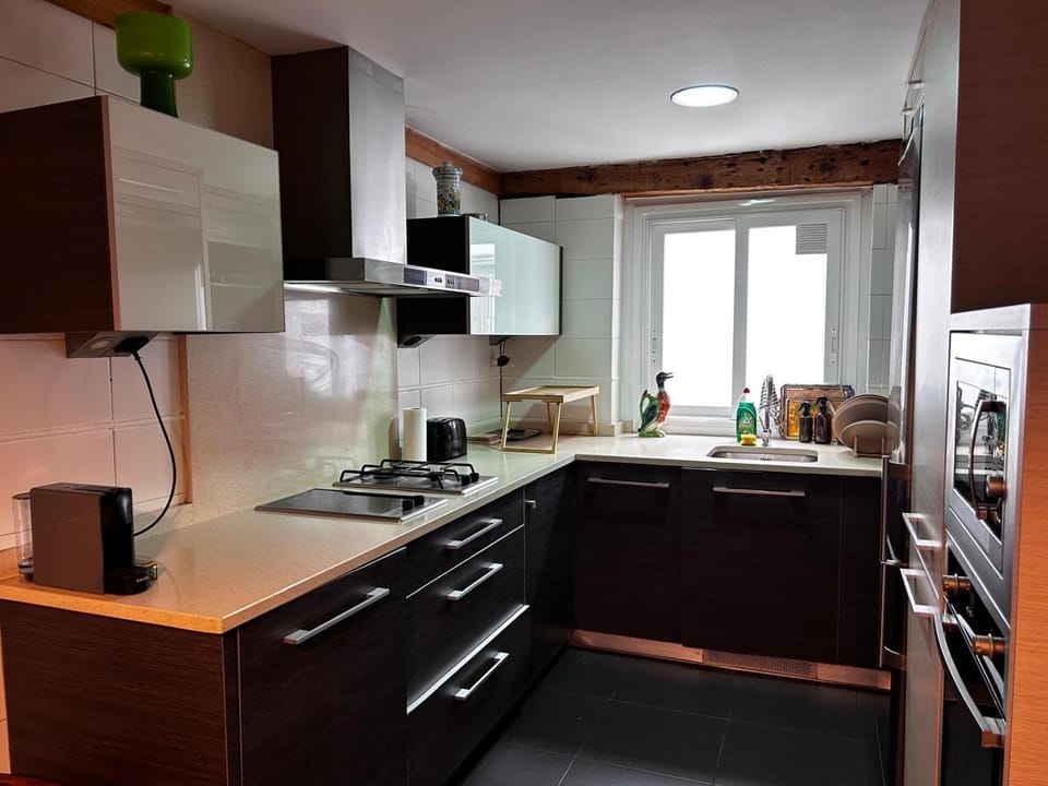 Communal kitchen, Internal: Not applicable to any particular room