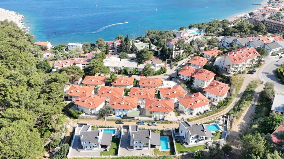 Property building, Off site, Natural landscape, City view, Sea view