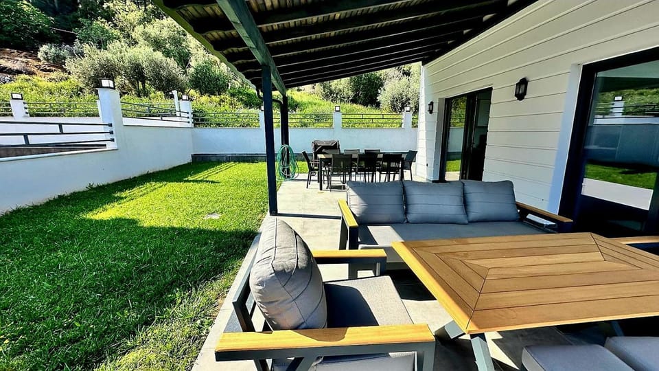 Patio, Patio, BBQ facilities, Garden, Dining area