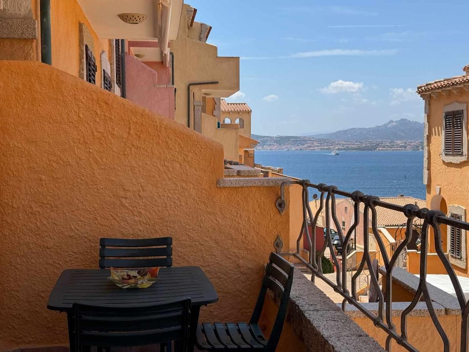 La Maddalena Tour Holiday Home - Residenza Barrettini C1 Apartment in Sardinia
