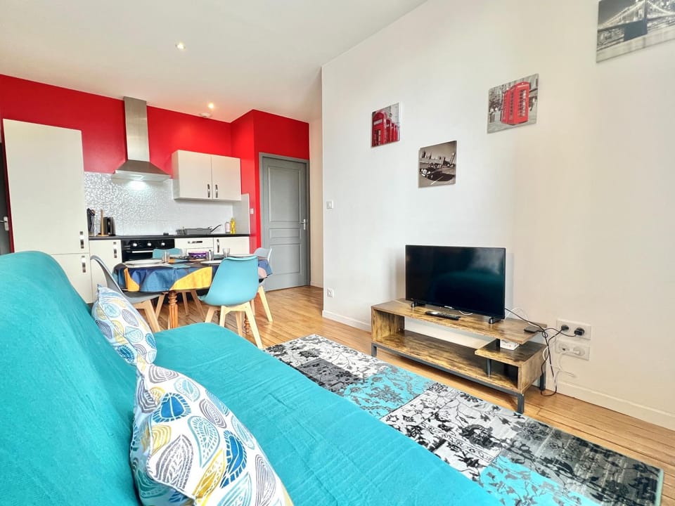 TV and multimedia, Living room, Seating area