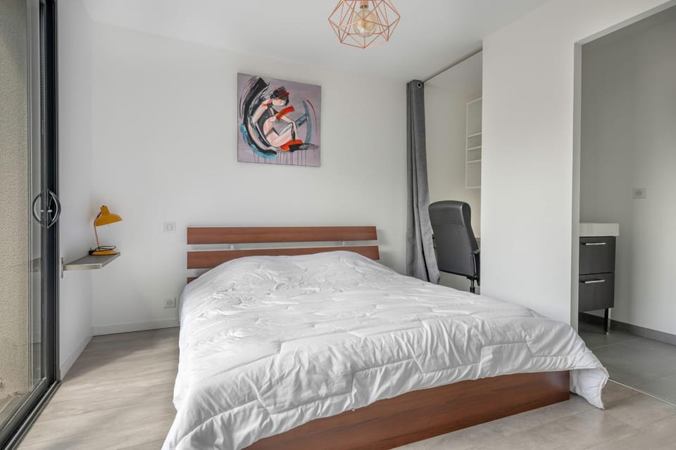 Bed, Bedroom