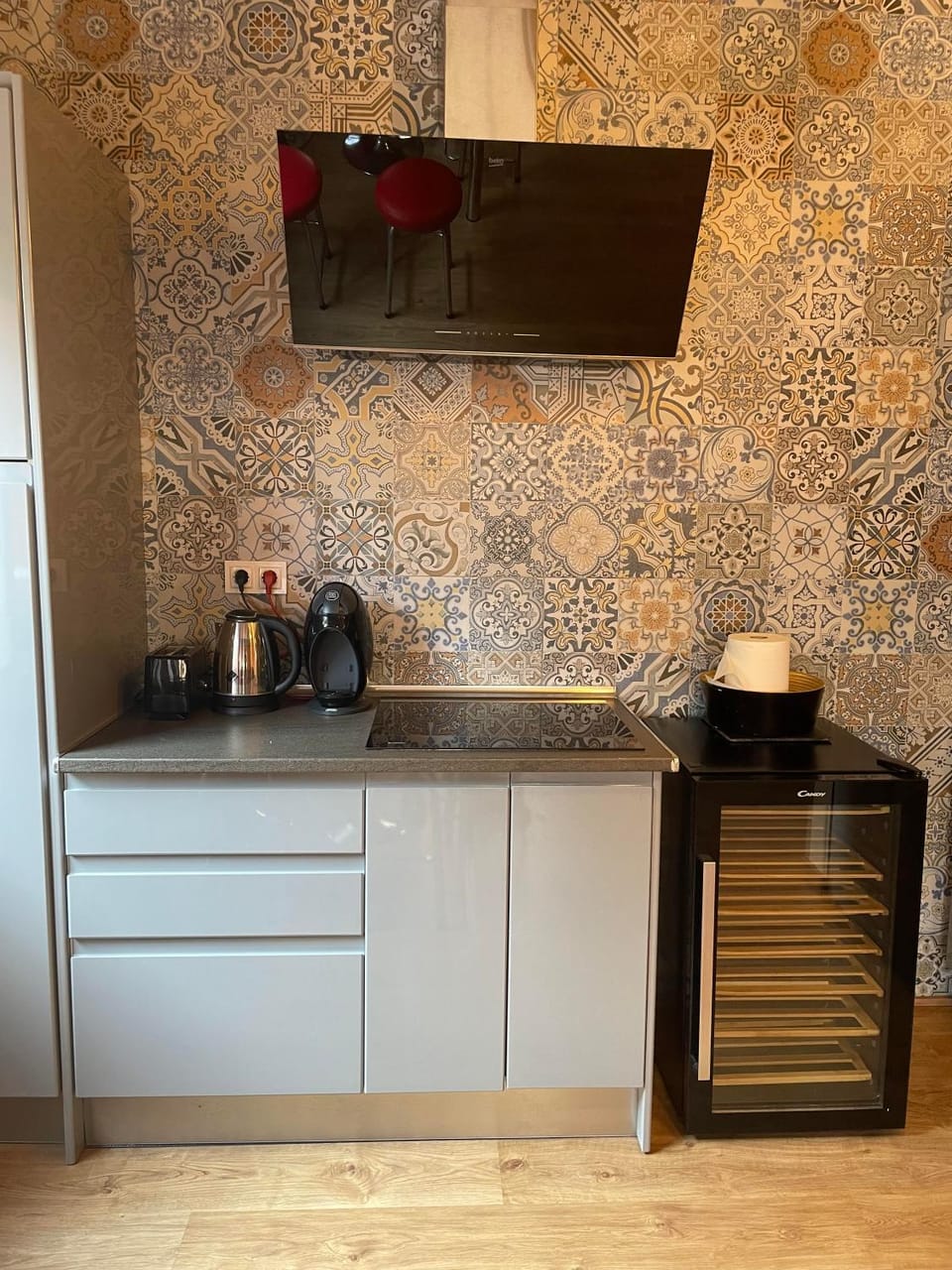 Kitchen or kitchenette, toaster