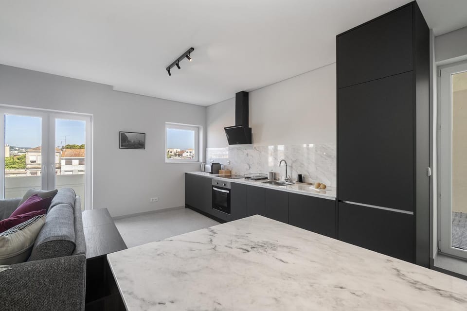 Kitchen or kitchenette, Living room, oven