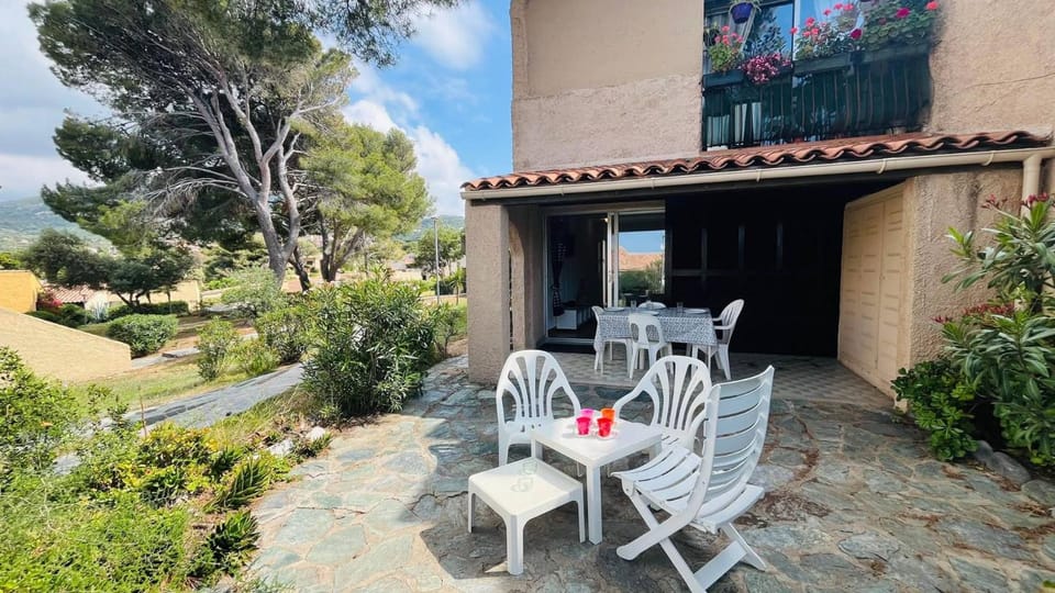 Dining area, Garden view