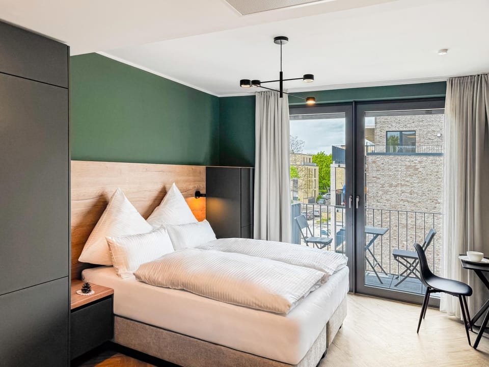 View (from property/room), Balcony/Terrace, Photo of the whole room, Seating area, Bedroom