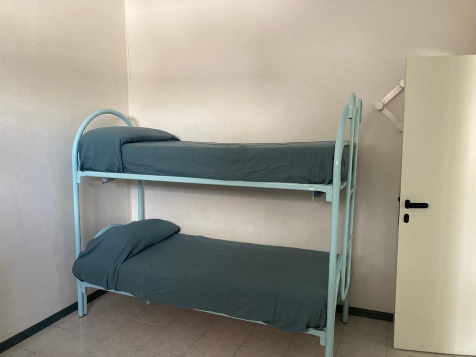 bunk bed