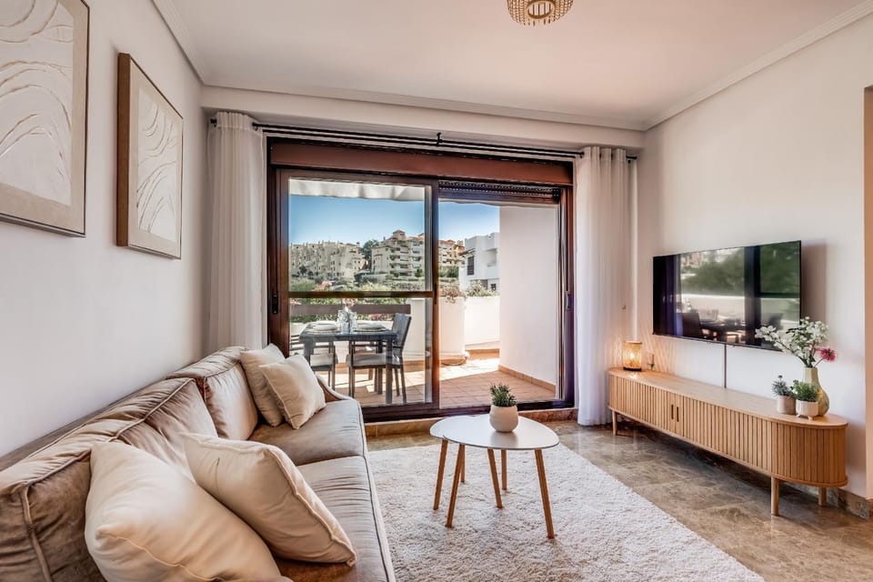 TV and multimedia, Living room, Photo of the whole room, Seating area