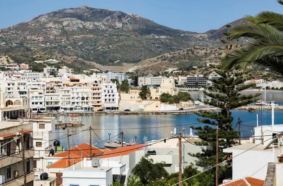 Property building, Restaurant/places to eat, City view, Mountain view, Sea view