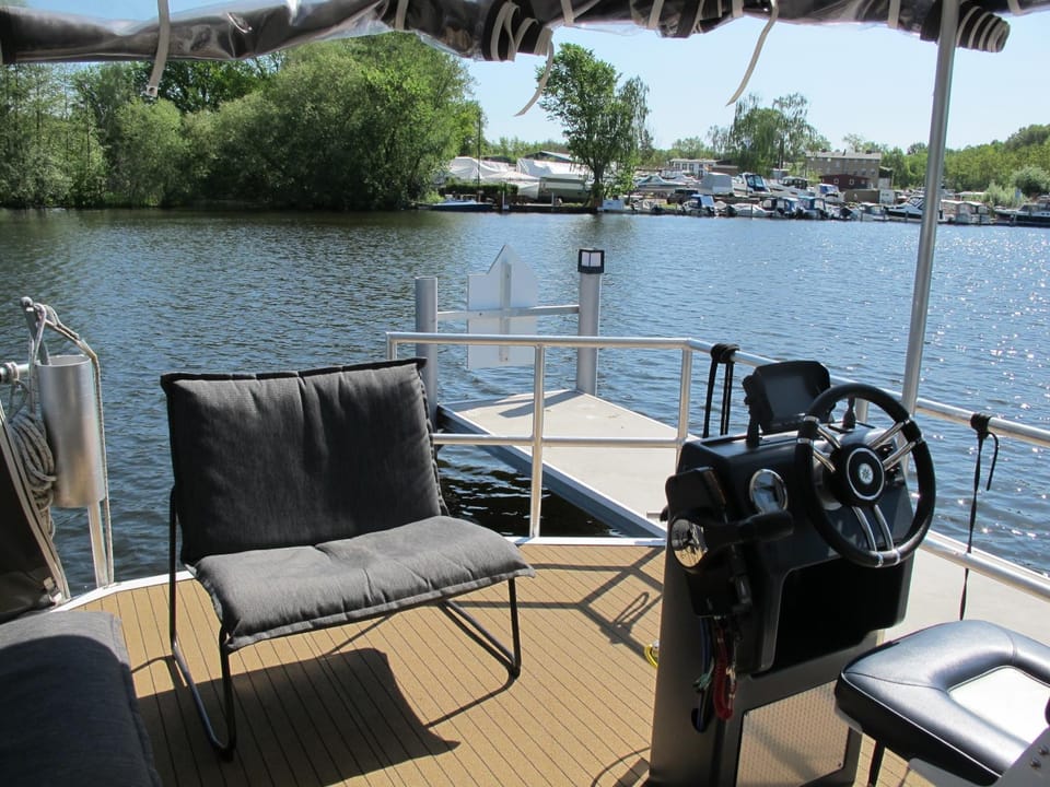 Hausboot HANNA by fewo-plan HENN100 Docked boat in Brandenburg