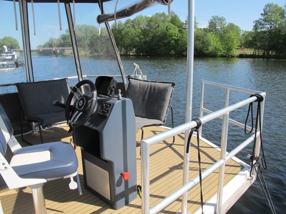 Hausboot HANNA by fewo-plan HENN100 Docked boat in Brandenburg