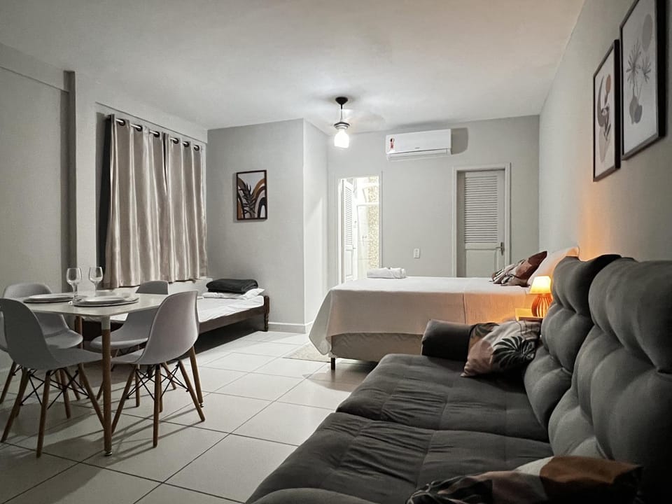 Kitnet Aconchegante em ambiente Familiar a 100m Praia Camburi com Garagem Apartment in Vitoria