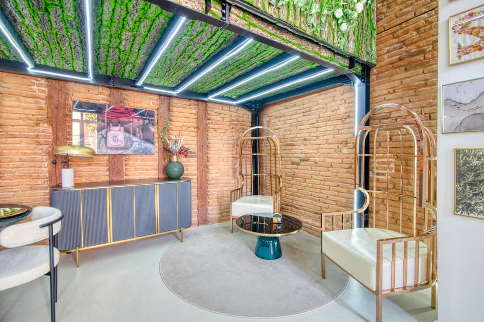 Communal lounge/ TV room, Living room