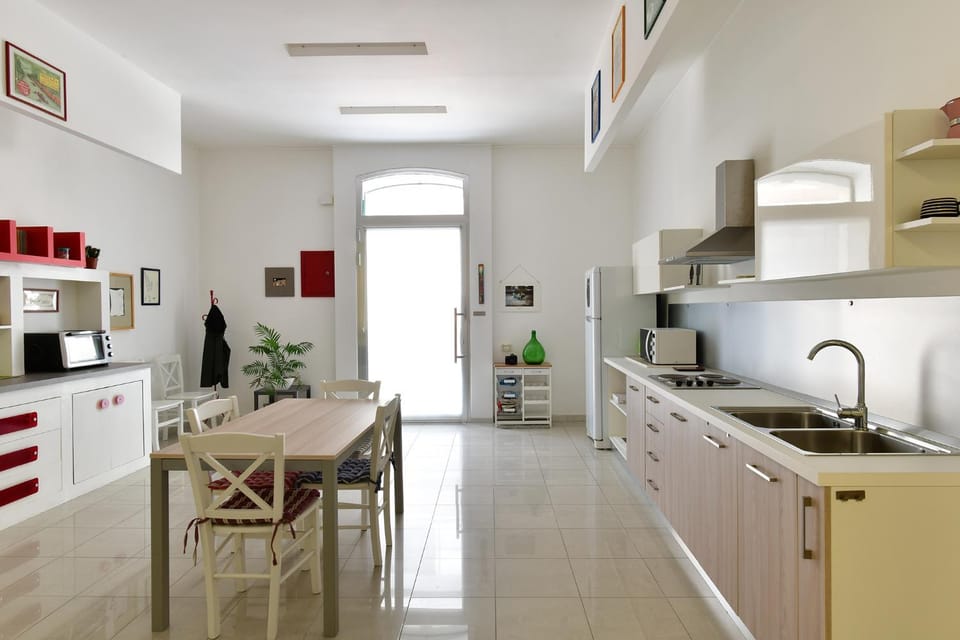 Kitchen or kitchenette, Dining area, dishwasher, oven, stove