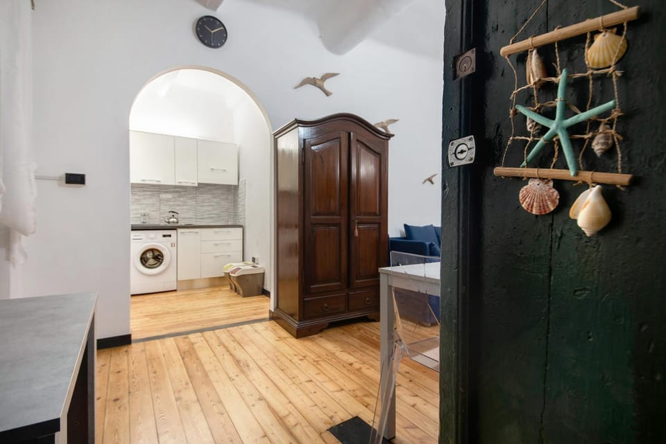 Bathroom, Living room