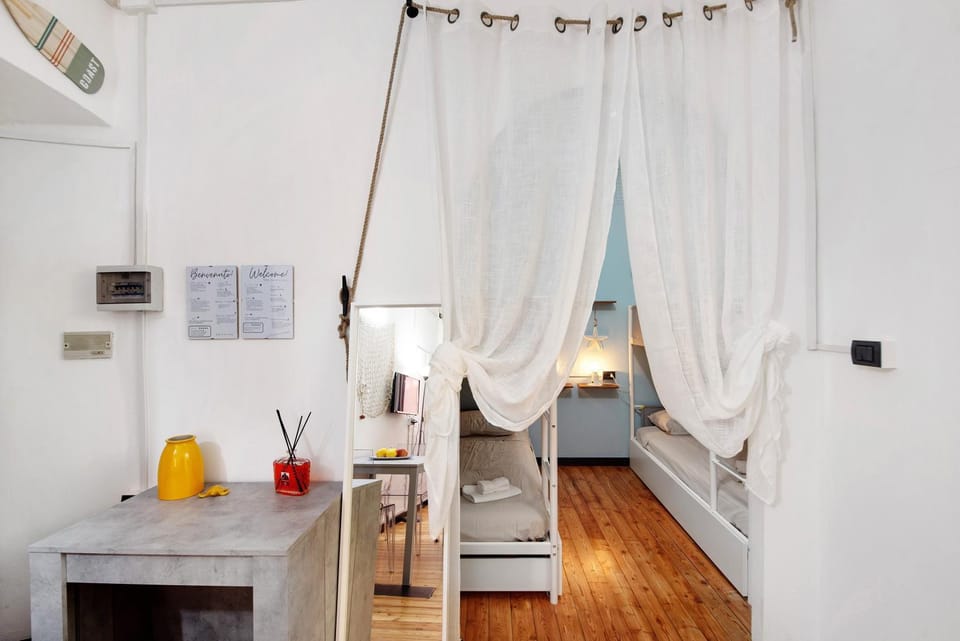 Bathroom, Living room